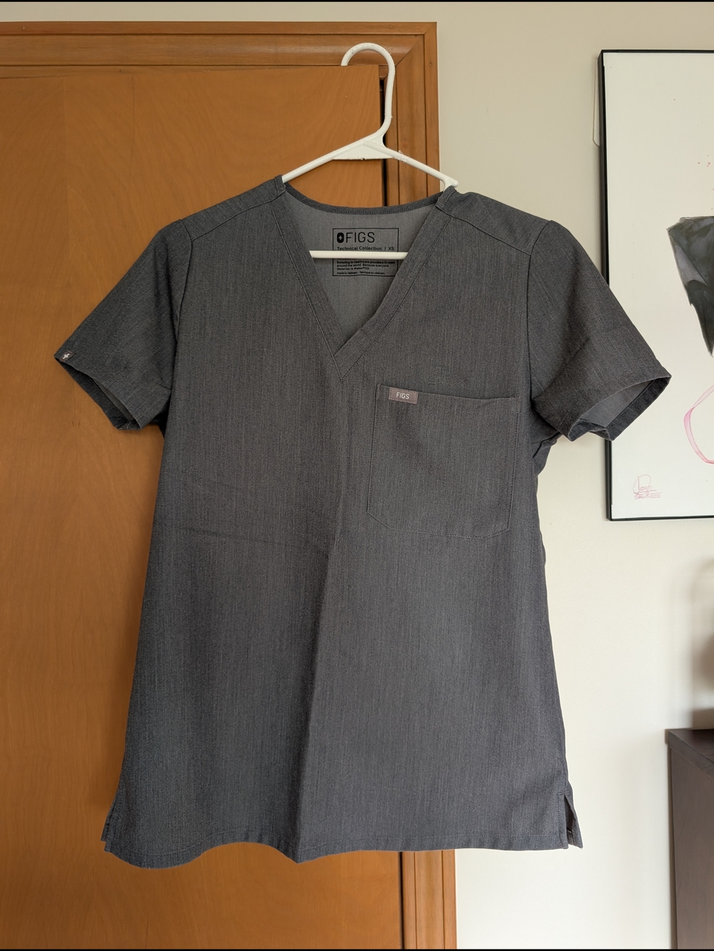 Figs Women's V-Neck Scrub Top in Charcoal